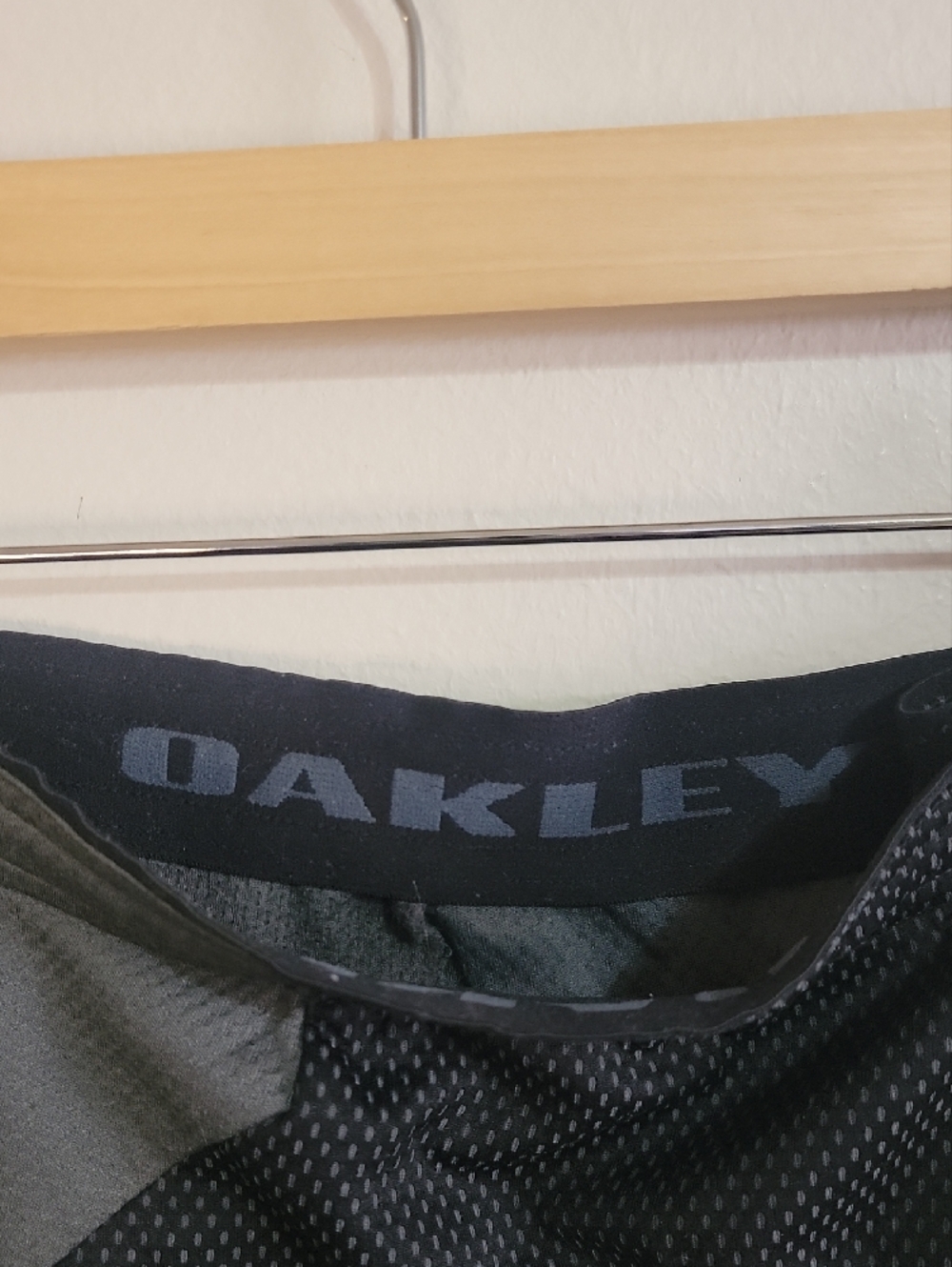 Oakley Grey Performance Athletic Shorts with Dark Contrast Waistband - Picture 5 of 7